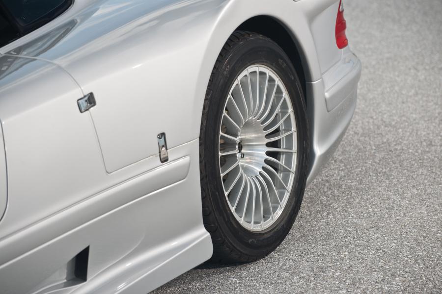  Mercedes-Benz CLK GTR 1998 года  (фото 12 из 33)